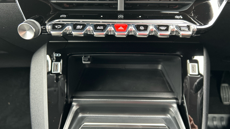 Peugeot 208 1.2 PureTech 100 Allure 5dr Petrol Hatchback